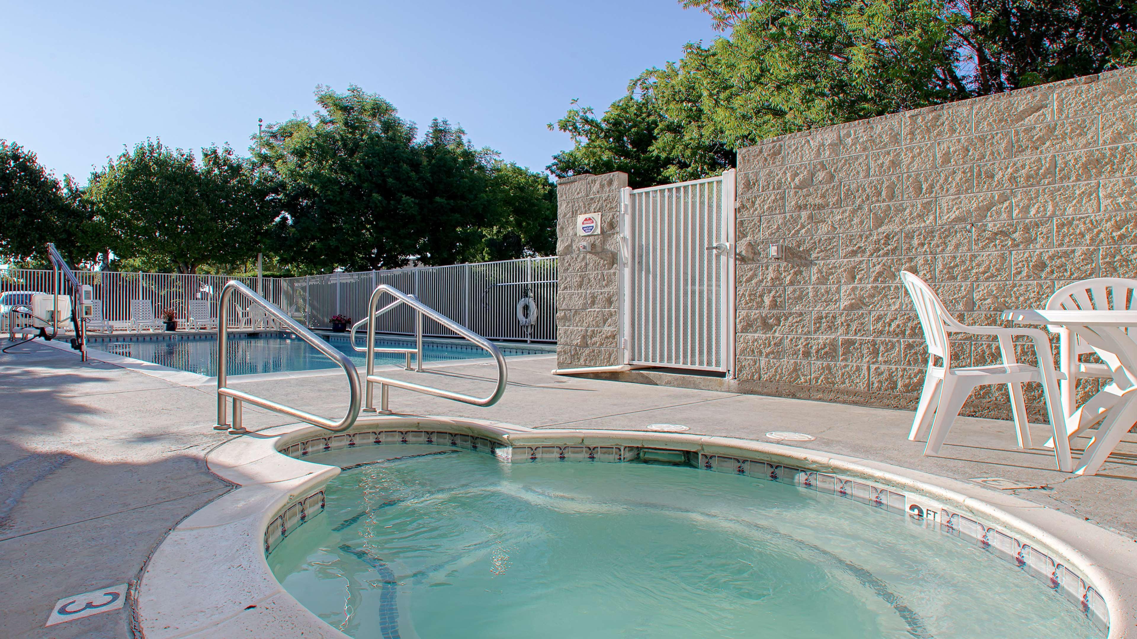 Best Western Luxury Inn Tracy Exterior foto