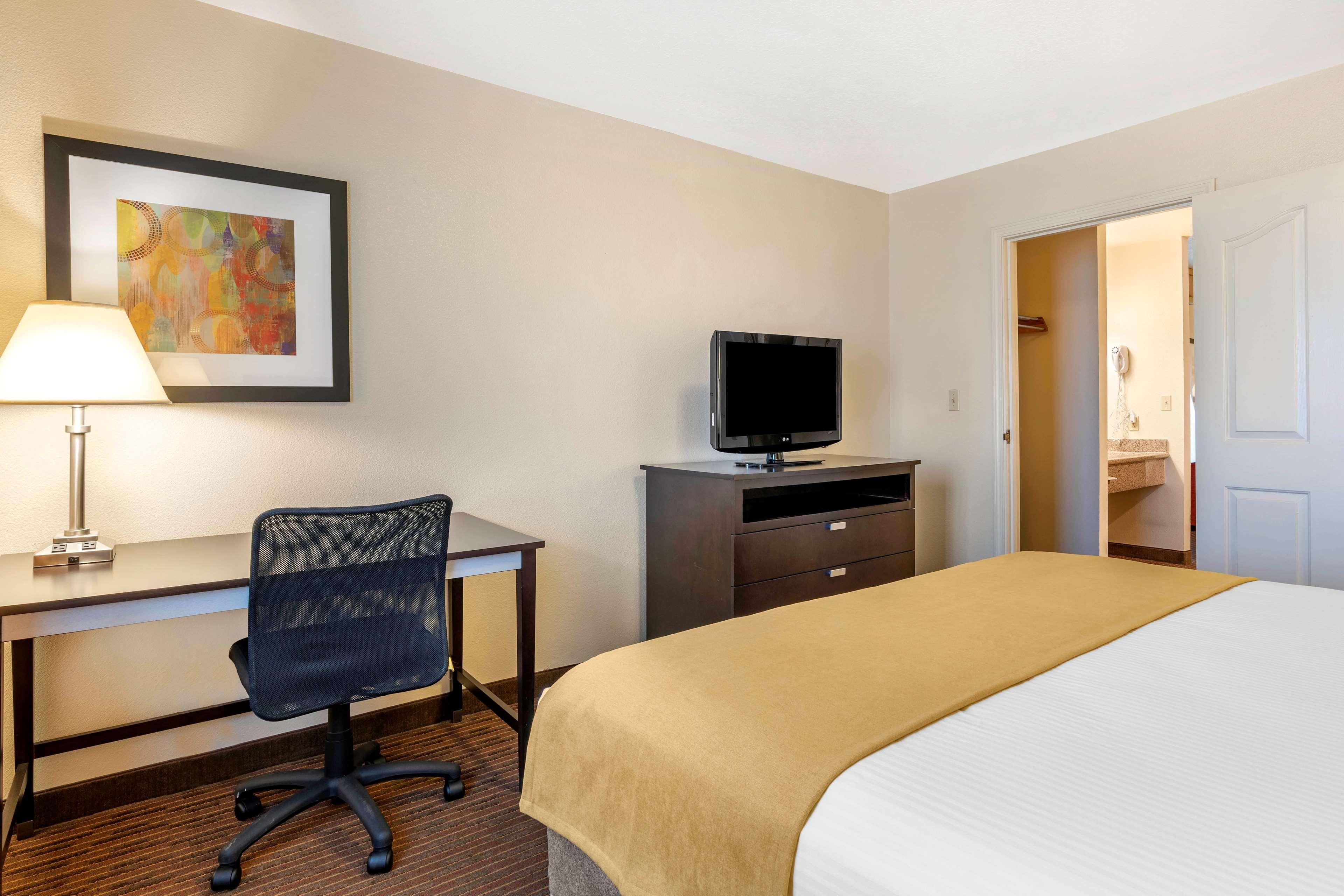 Best Western Luxury Inn Tracy Exterior foto